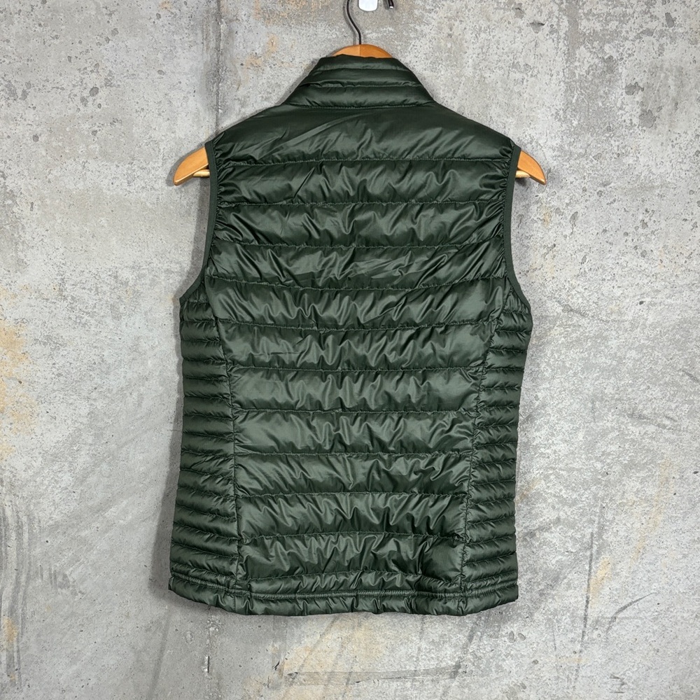 Quince Lightweight Down Packable Puffer Vest - Picture 3 of 9